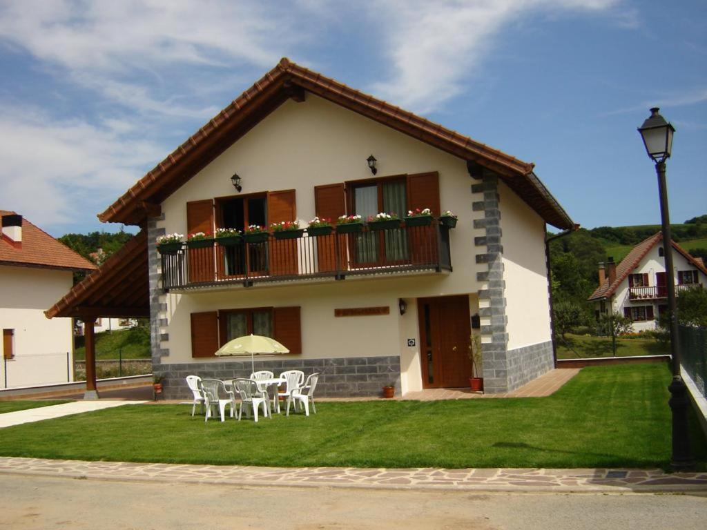 Gasthaus Casa Rural Irugoienea Espinal-Auzperri Exterior foto